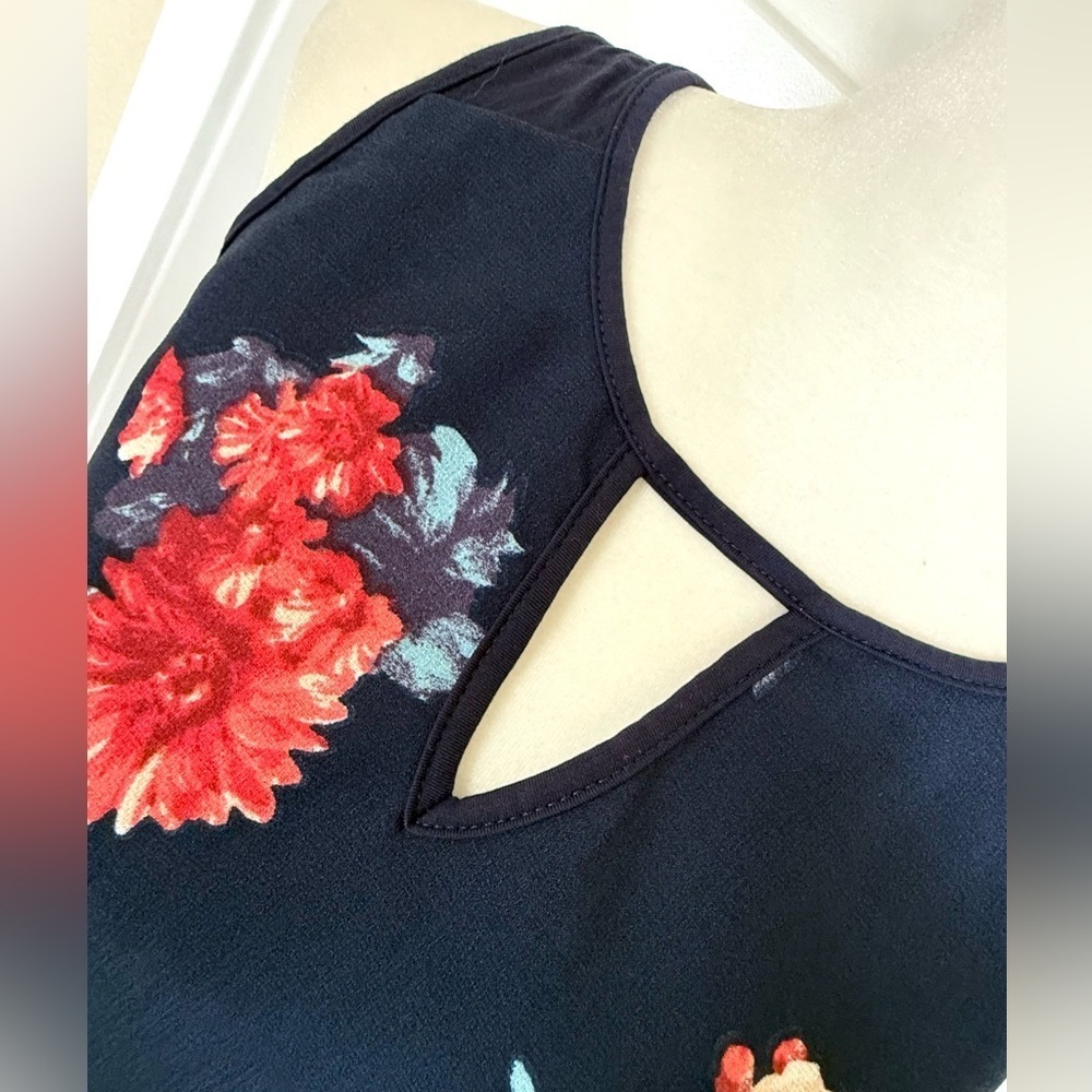 41 Hawthorn Evander Navy Floral Keyhole Dress – XS - Picture 6 of 8